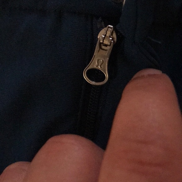 Lululemon Long Story Walking Short Blue Size 2 - Picture 9 of 12